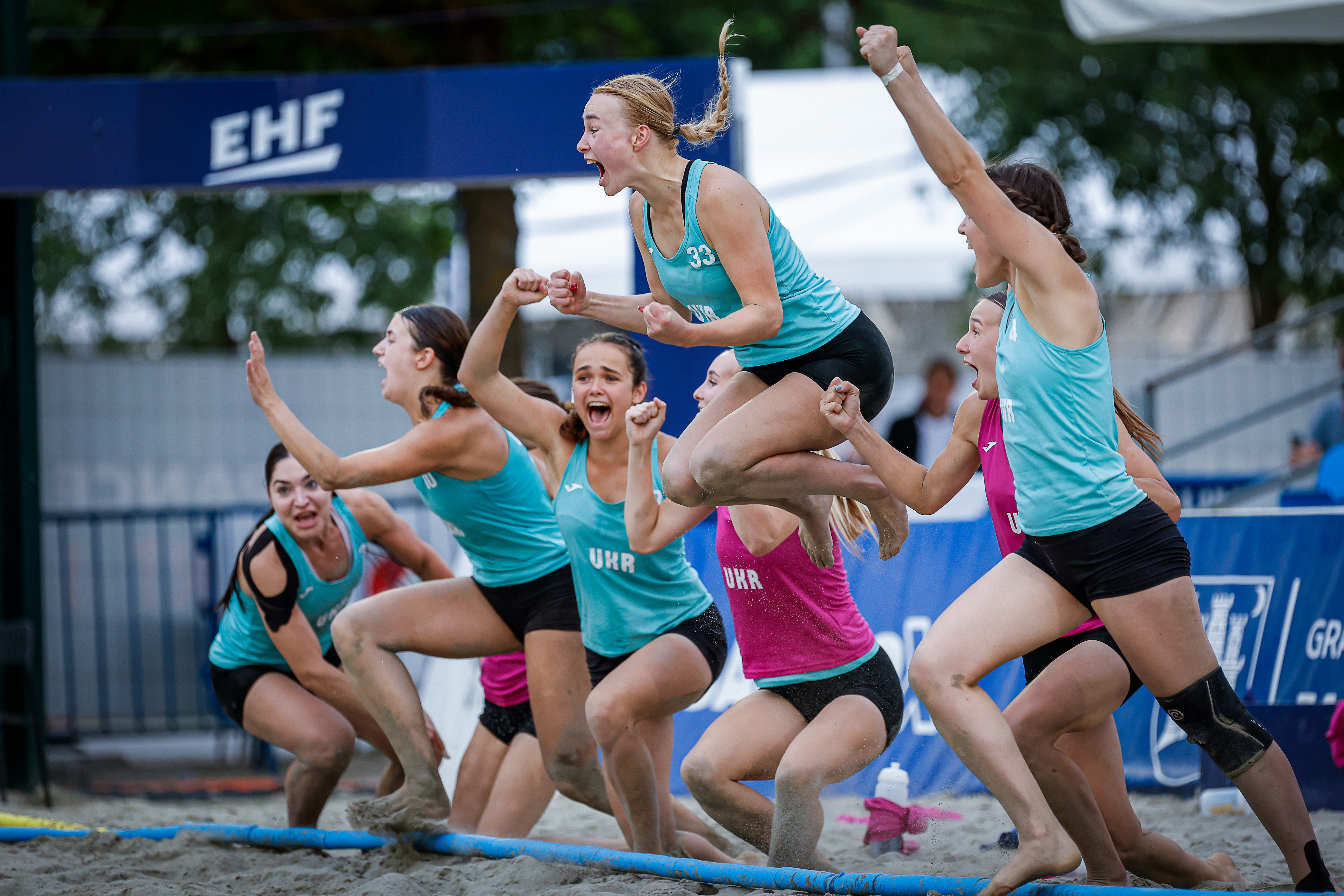 Semi-finals set at EHF Beach Handball Championship