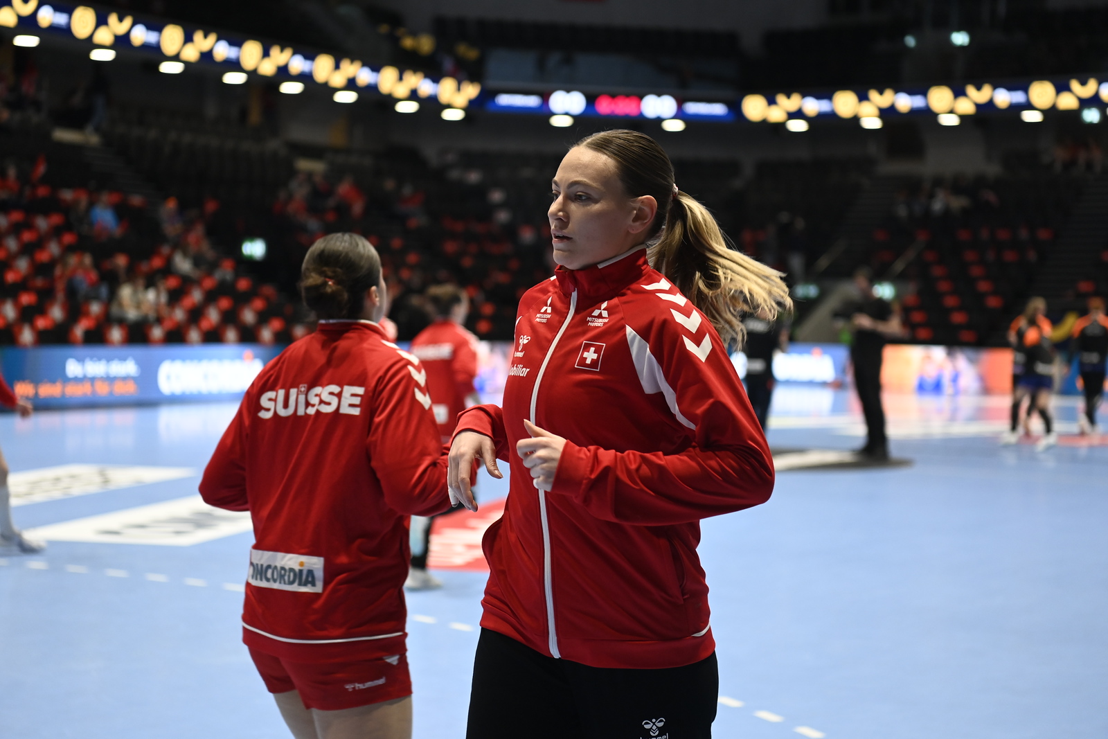 LIVE BLOG: Dutch in command in Switzerland; last round 3 game starts