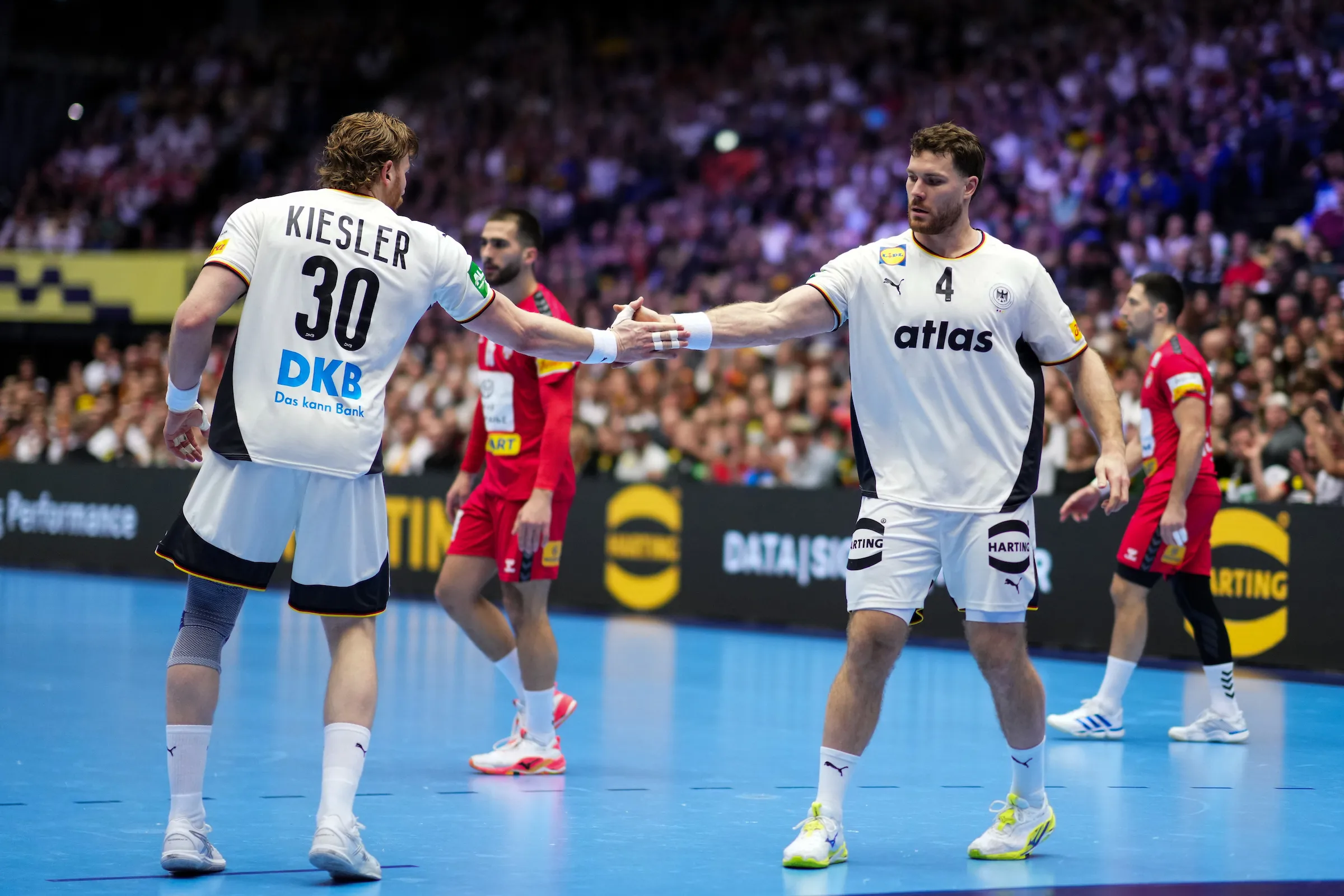 What teams in Men's EHF EURO 2026 group A need to reach the main round