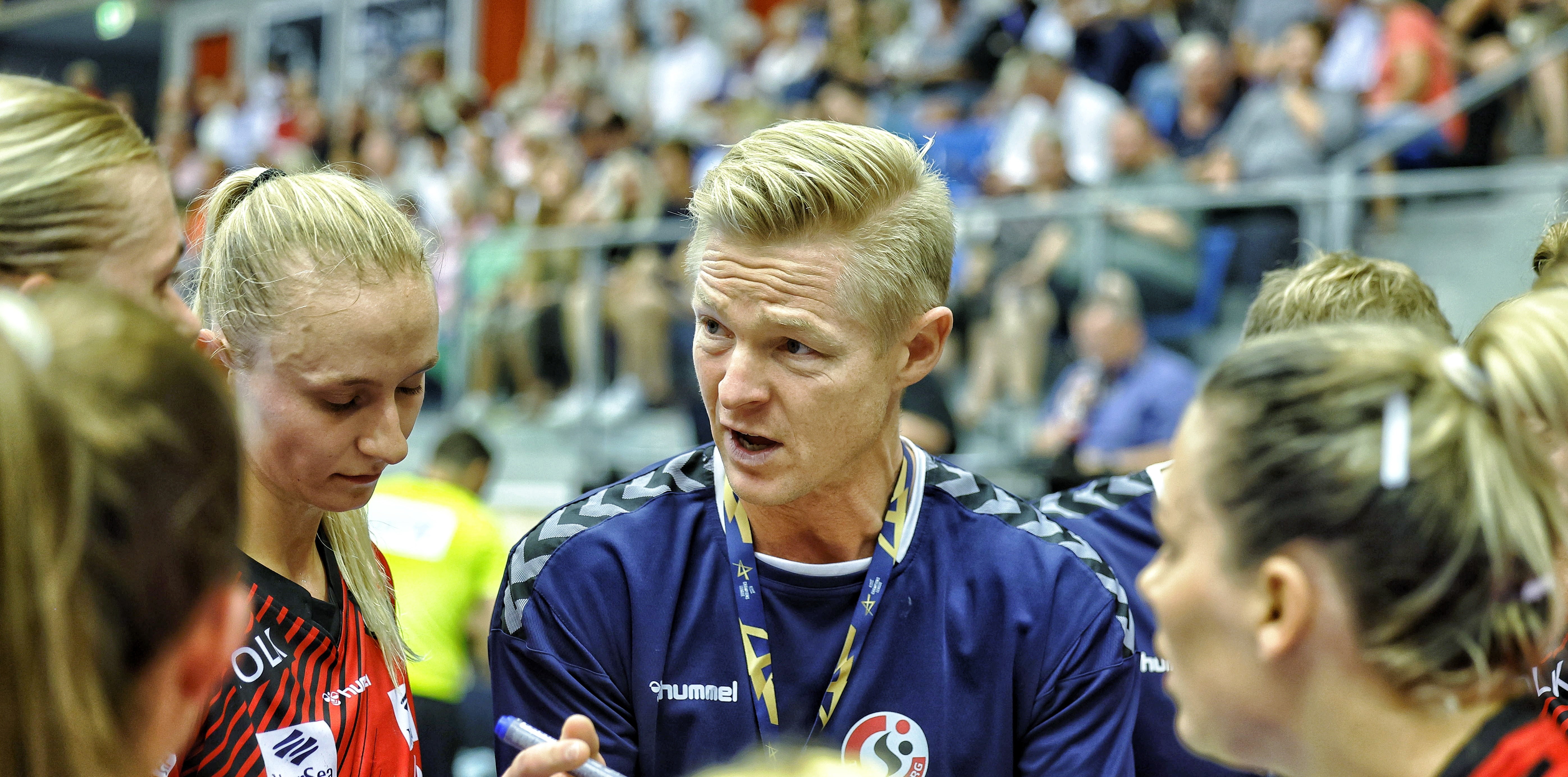 20230910 Team Esbjerg CS Rapid Bucuresti Coach Jensen (1)