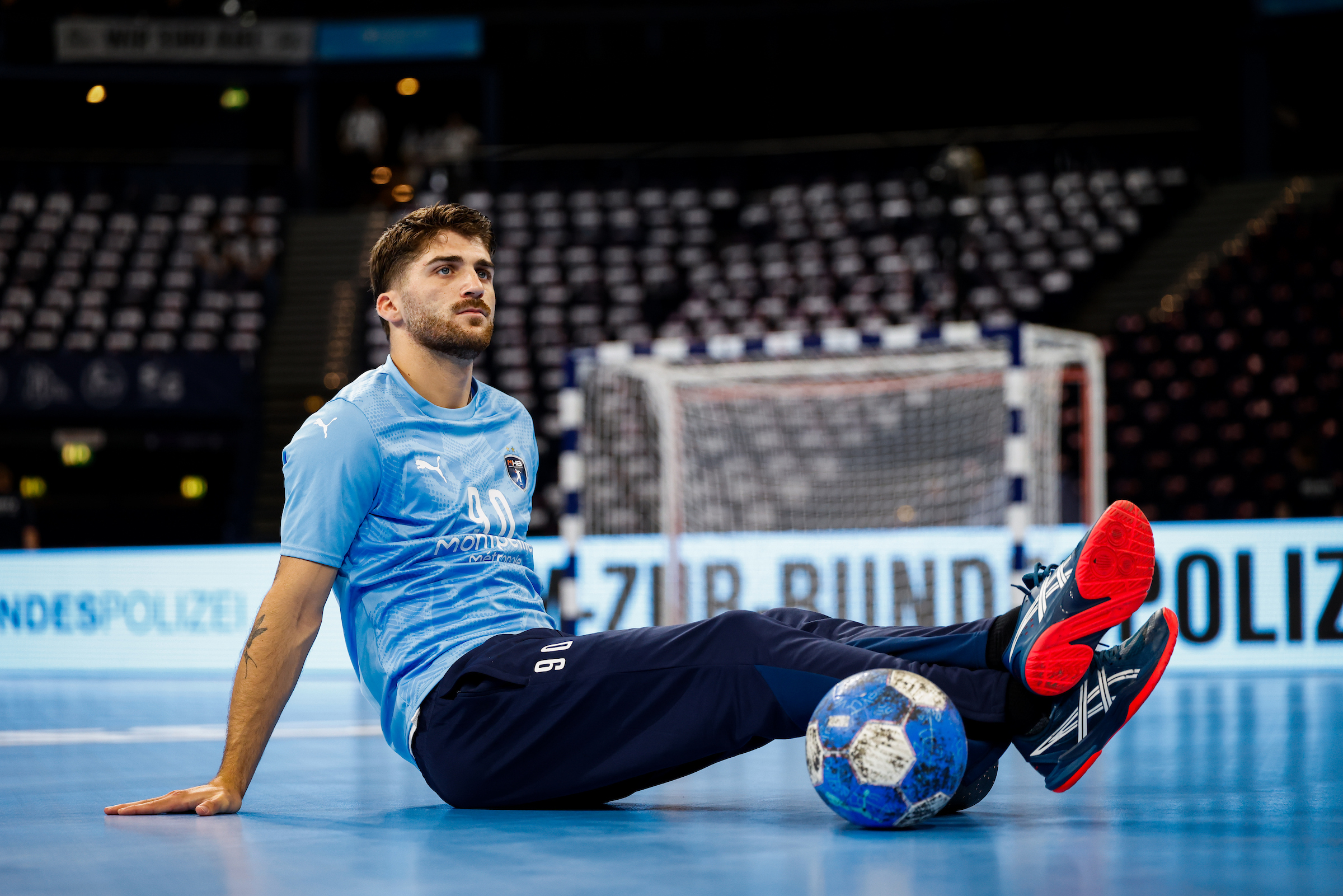 LIVE BLOG: Montpellier, Kiel warm up for first semi-final
