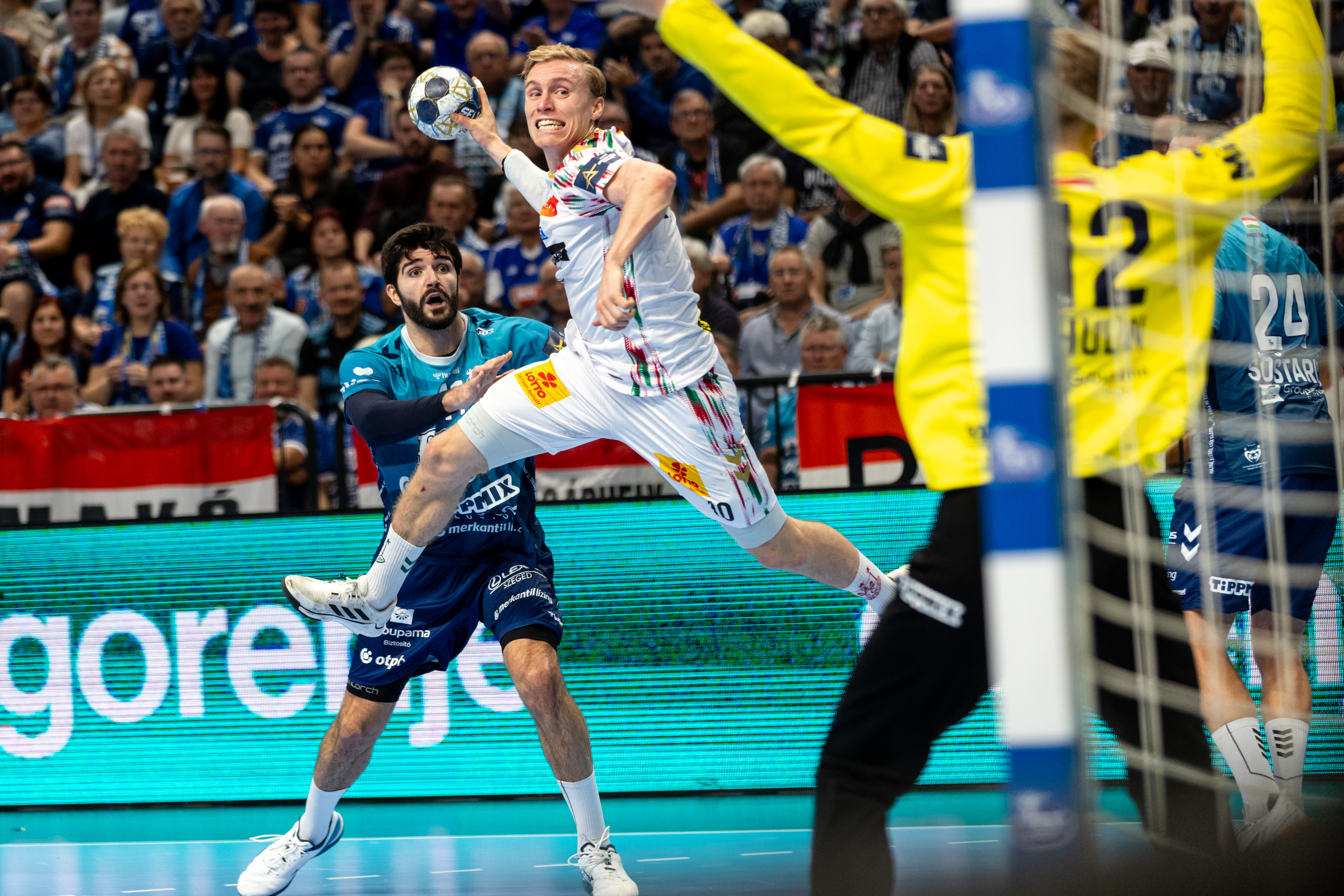 Magdeburg still spotless, Plock and Aalborg remain top hunters