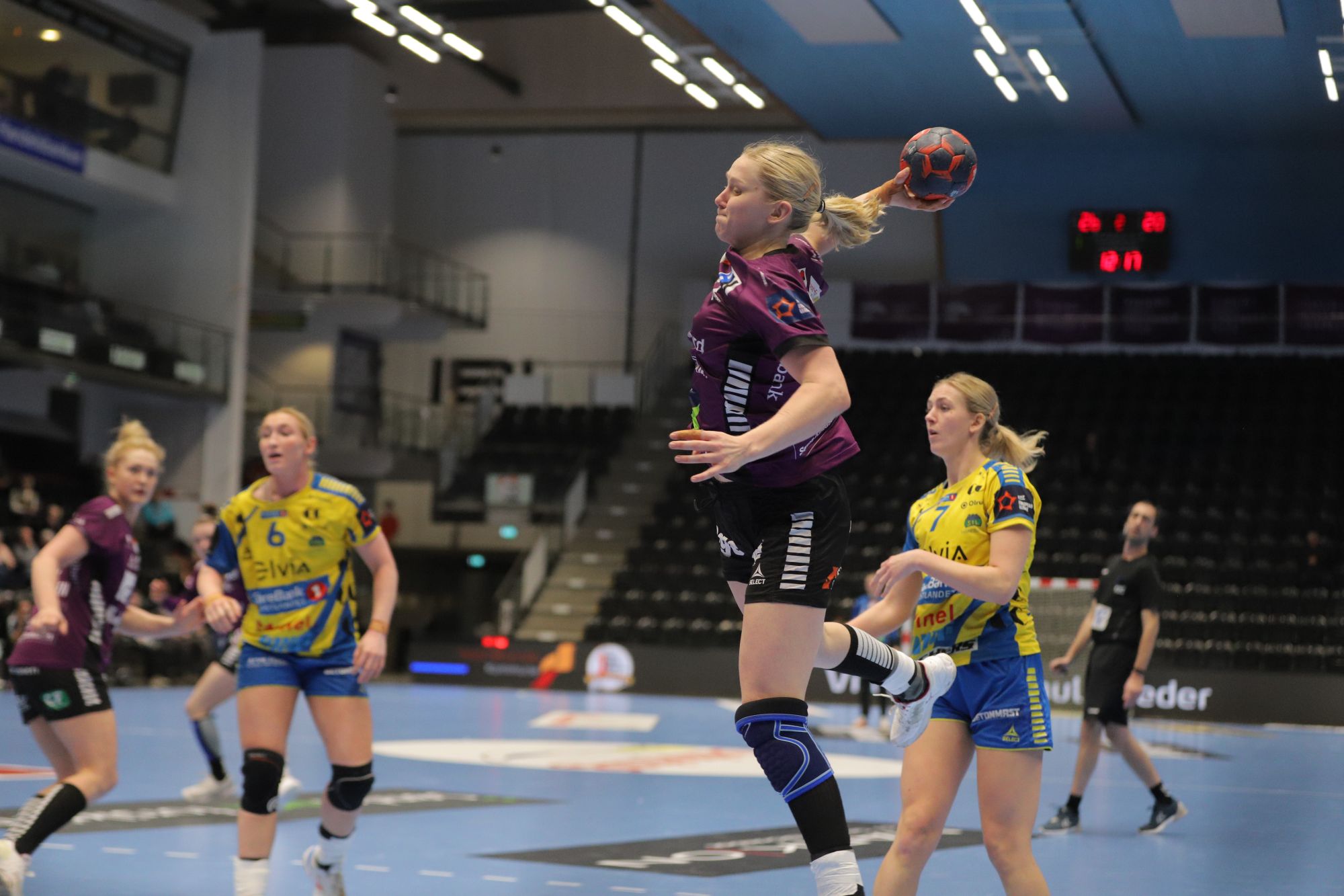 Herning-Ikast book early quarter-final ticket