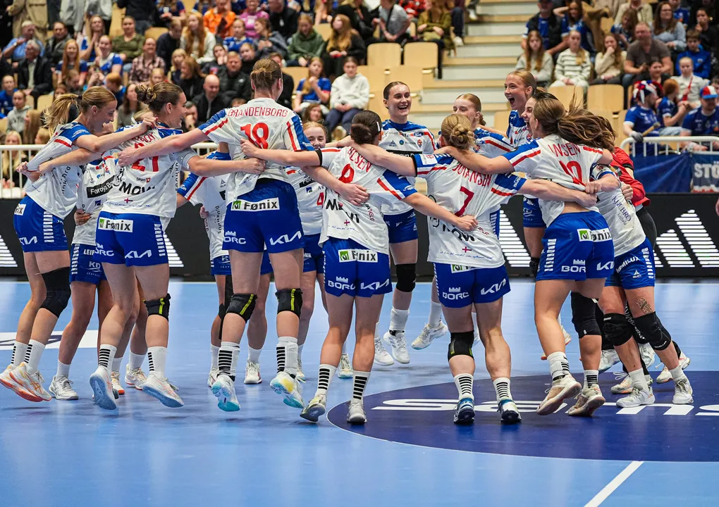 SUMMARY: Faroese triumph exception on day full of home team wins