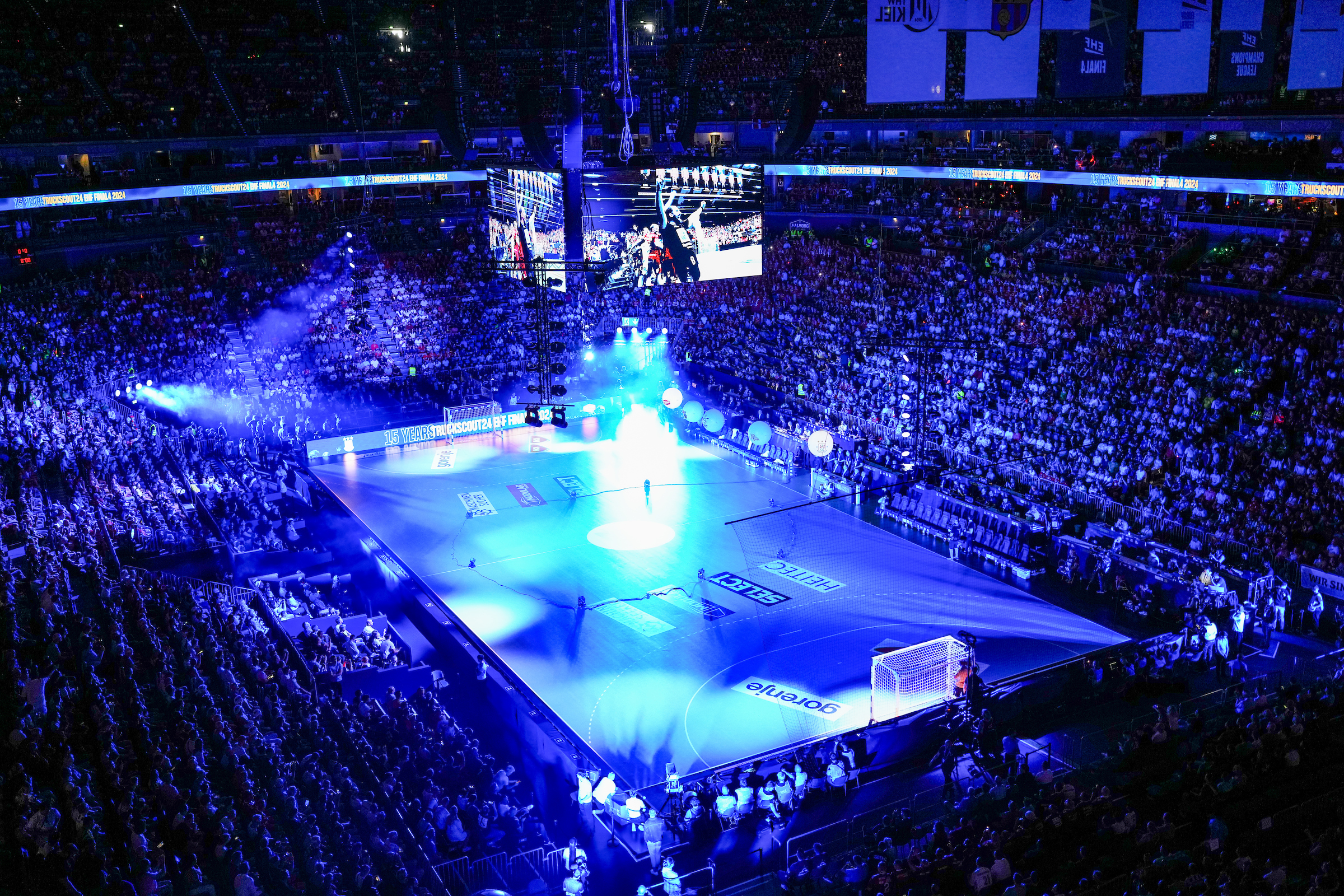 Every great match starts with a great show