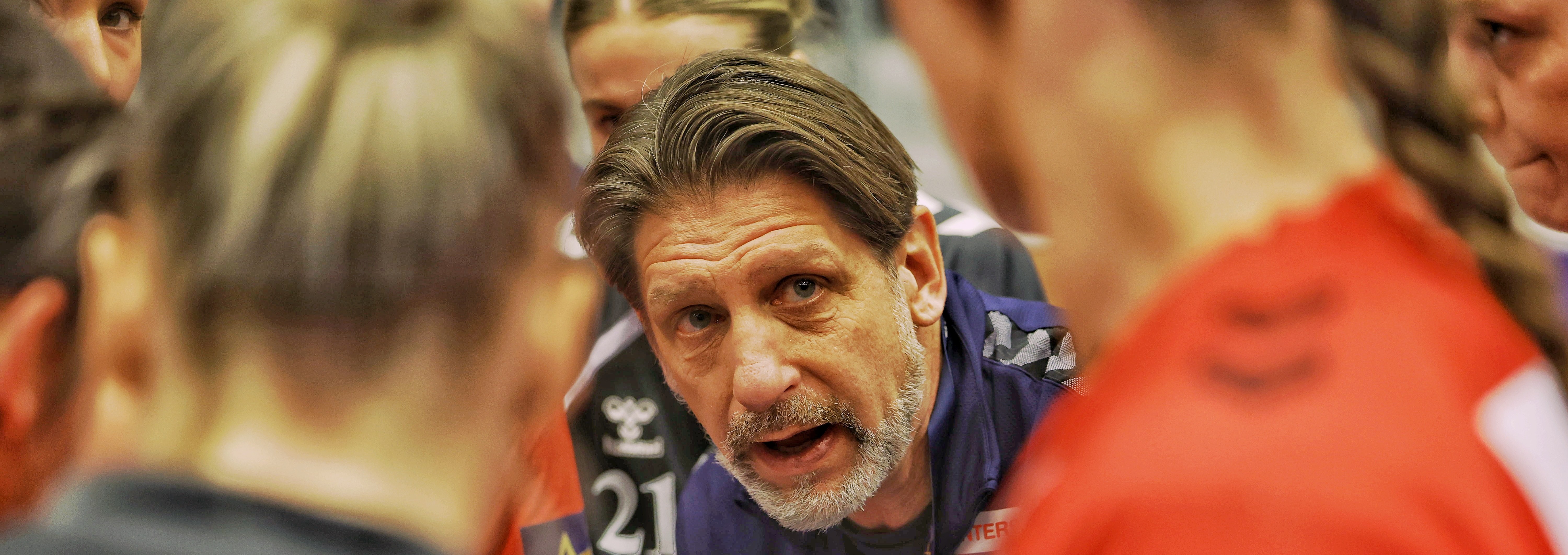 20260125 Team Esbjerg DVSC Schaeffler Coach Axnér(1)