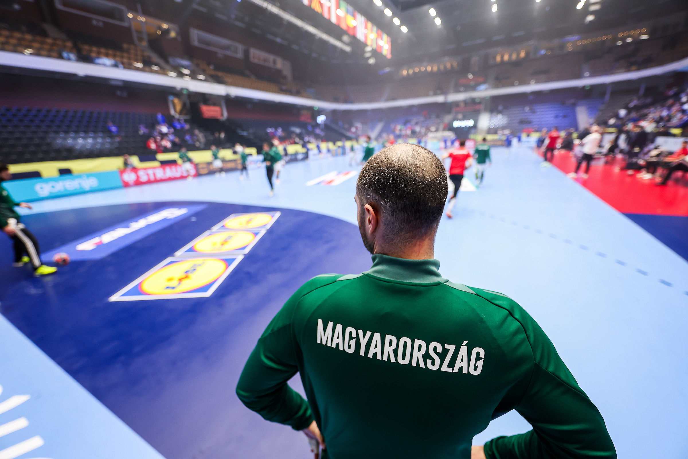 Live blog: Hungary and Slovenia first to throw off on Sunday