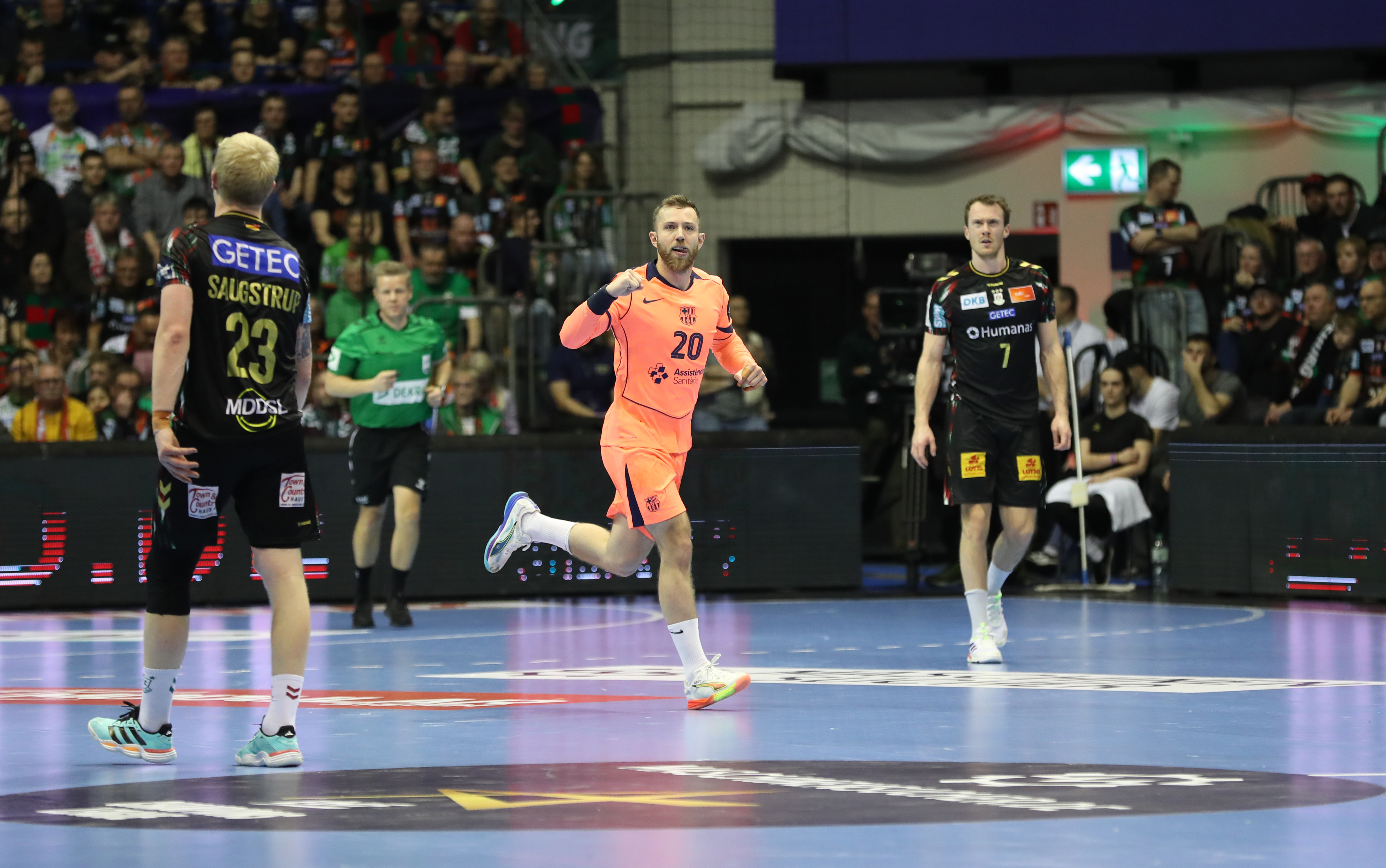 Barça hand first defeat to defending champions