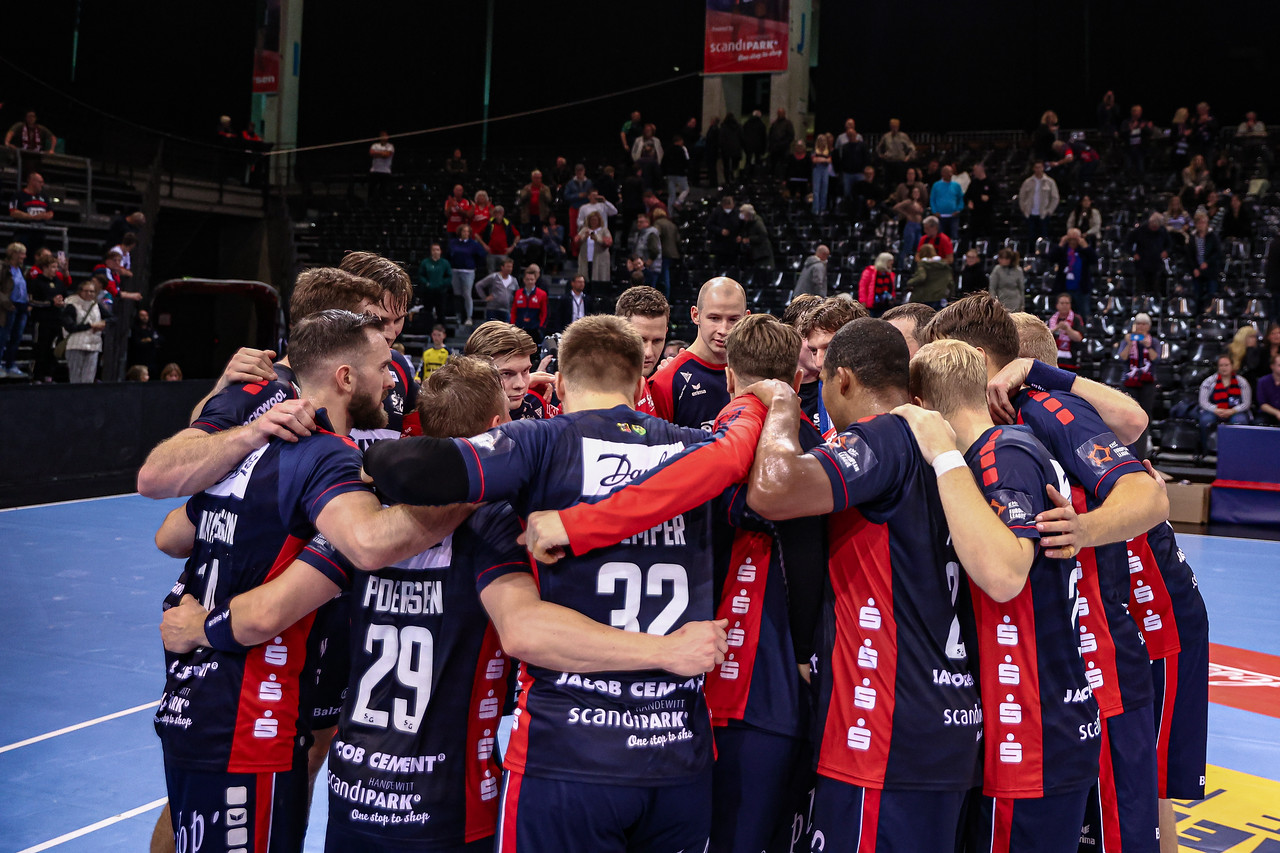 Favourites Flensburg make successful start
