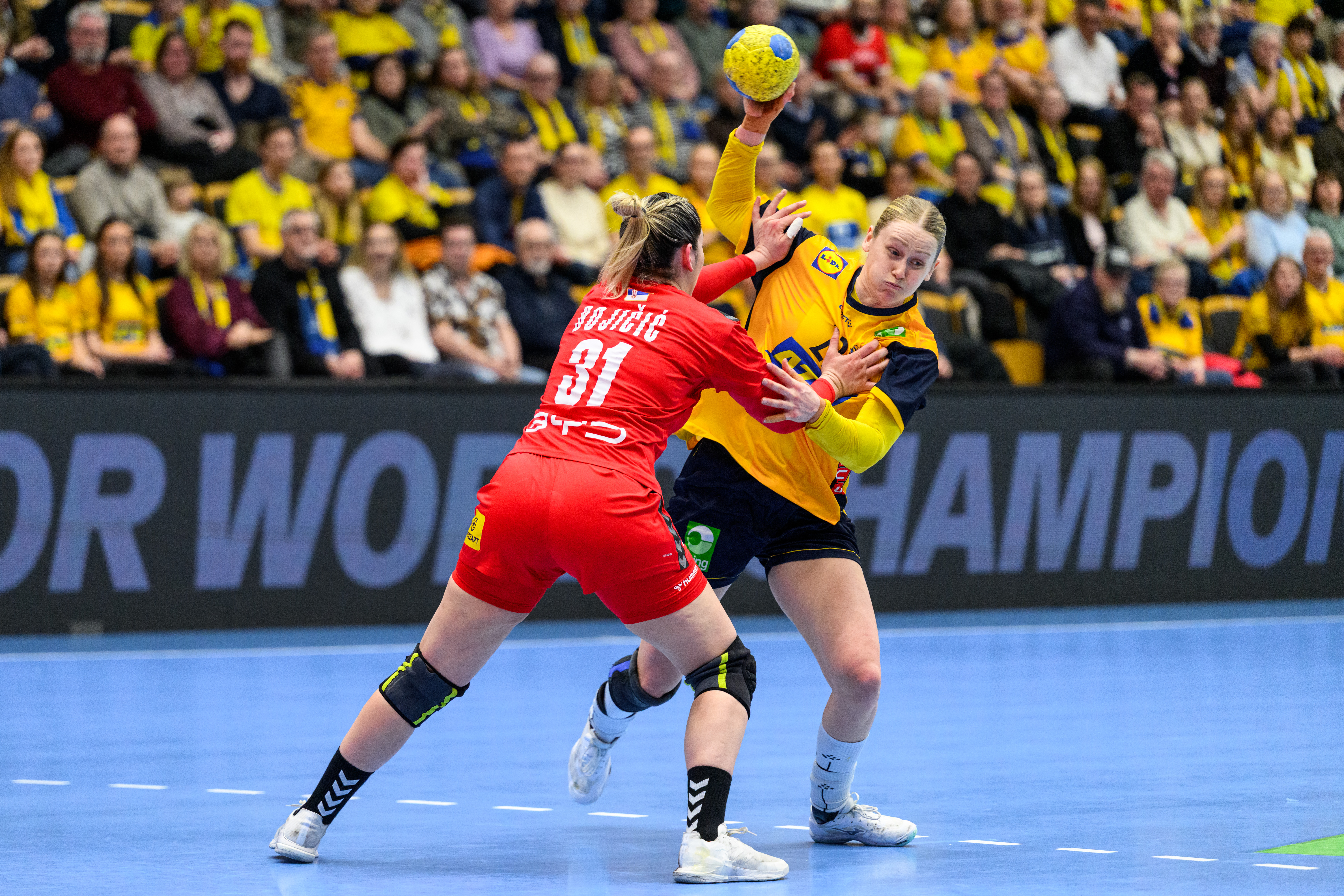 LIVE BLOG: Sweden enjoy lead; Spain and Austria up next