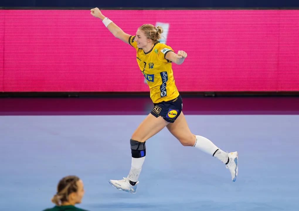 Sweden earn vital first main round points