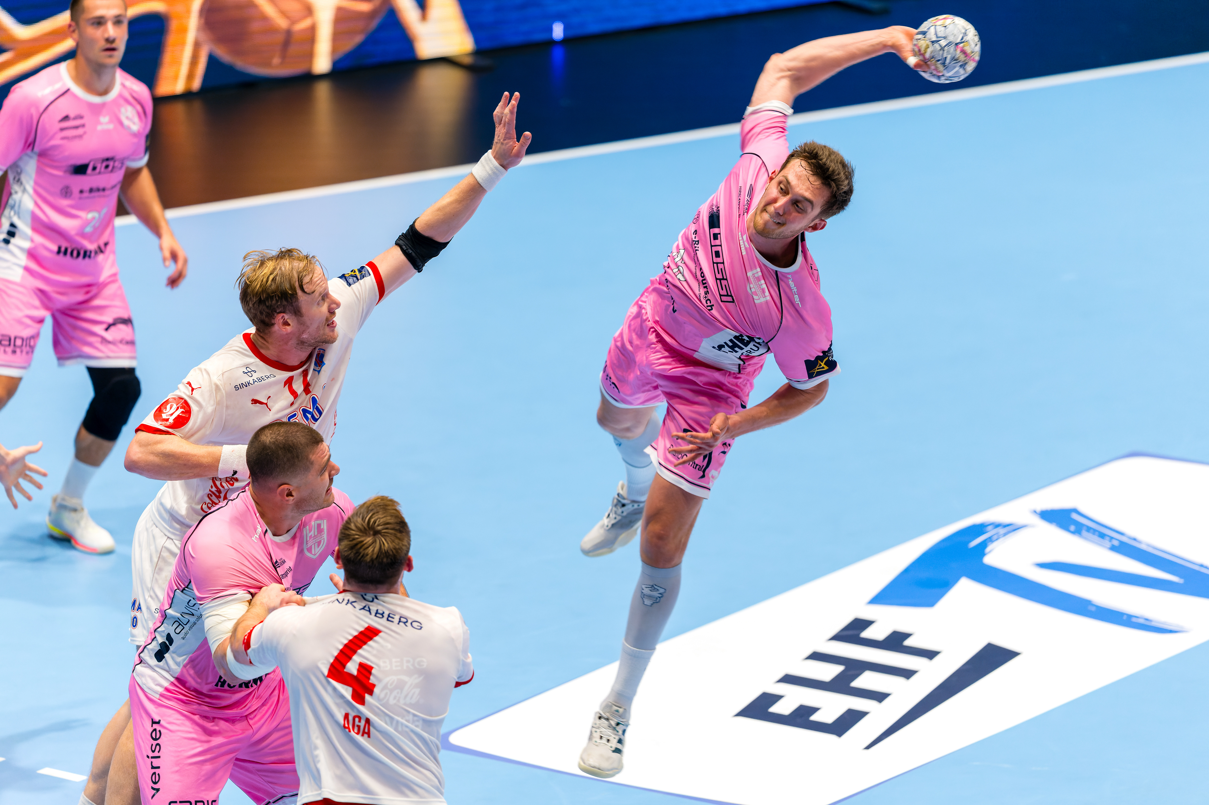 Veszprém and Magdeburg keep perfect records; Kriens-Luzern take first points ever