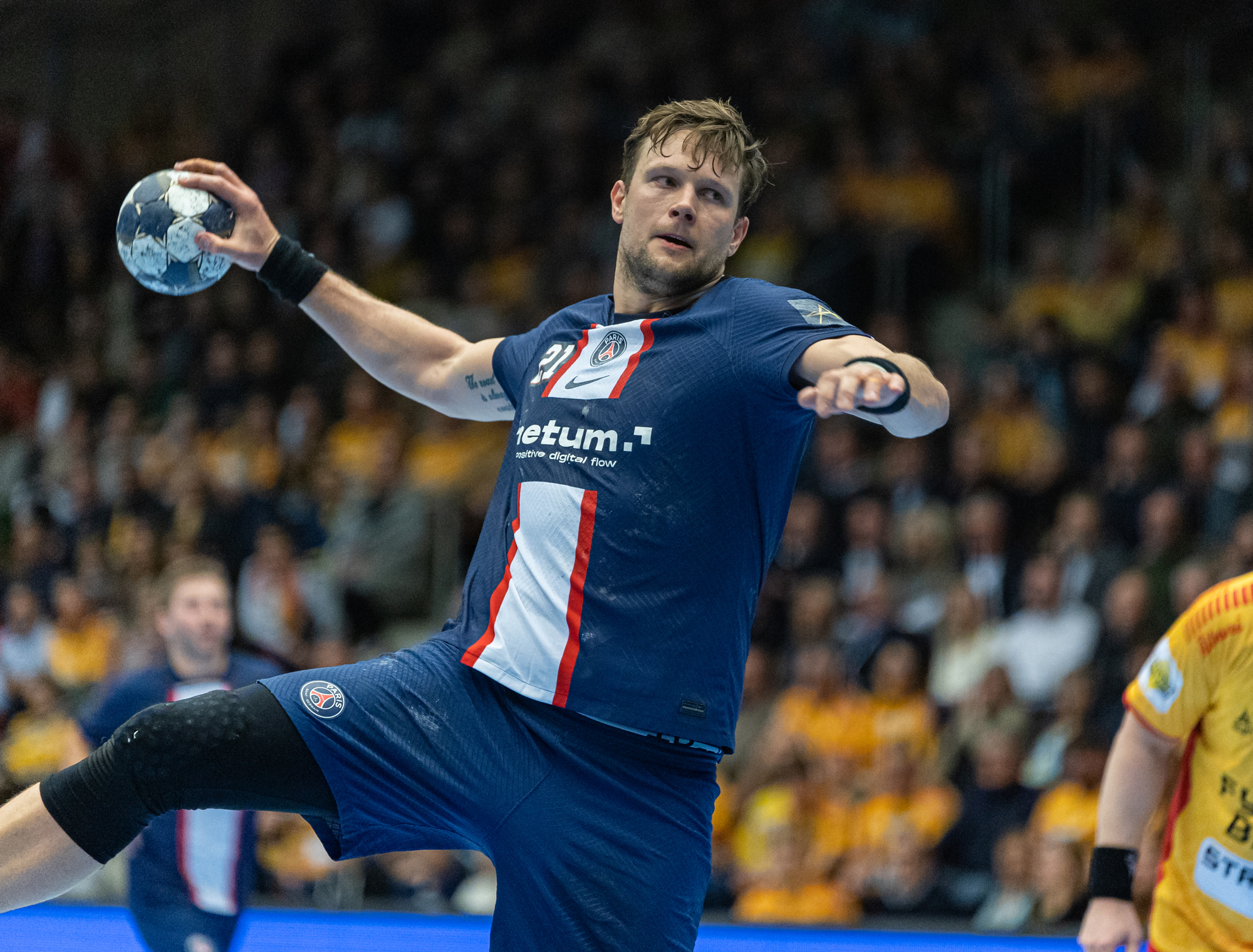 Paris take group A lead after defeating GOG