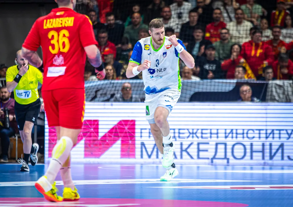 Four teams stay perfect; first wins for Switzerland and Belgium