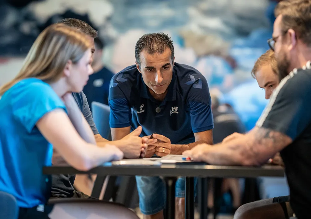 Cifuentes Provides Injury Updates on Okoli and Stolarczyk