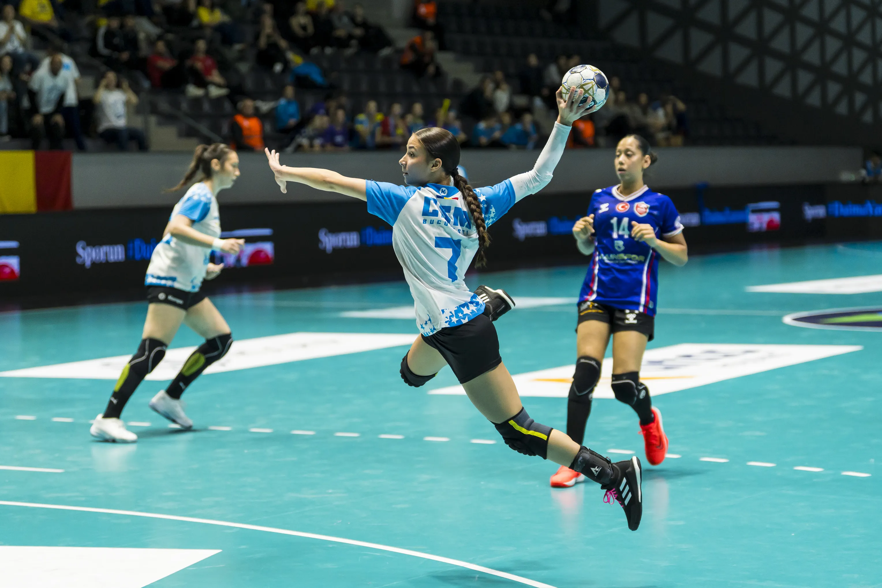 Hungarian trio and CSM book the first Youth Club Trophy showdown