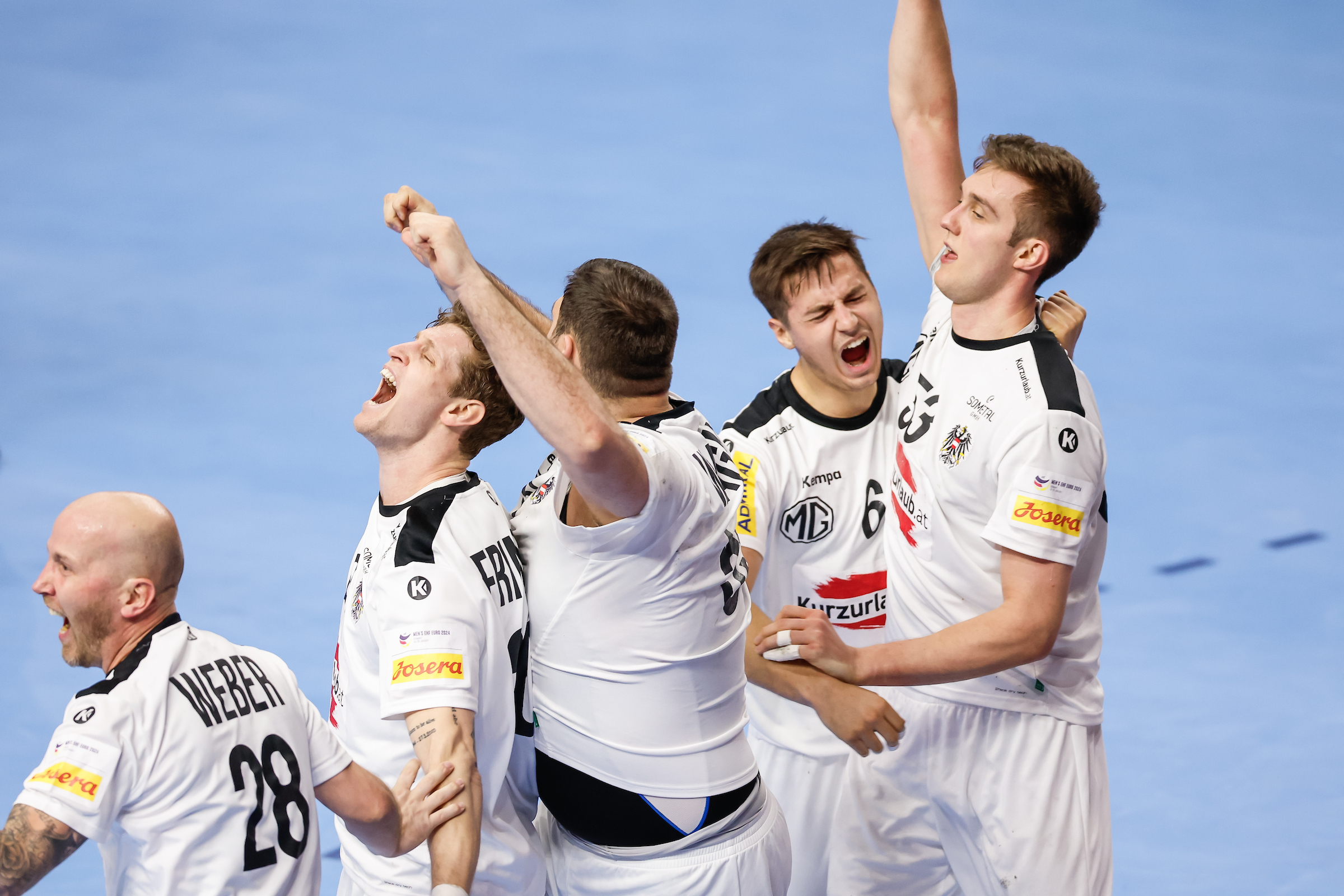 Summary: Germany, France, Austria win main round openers