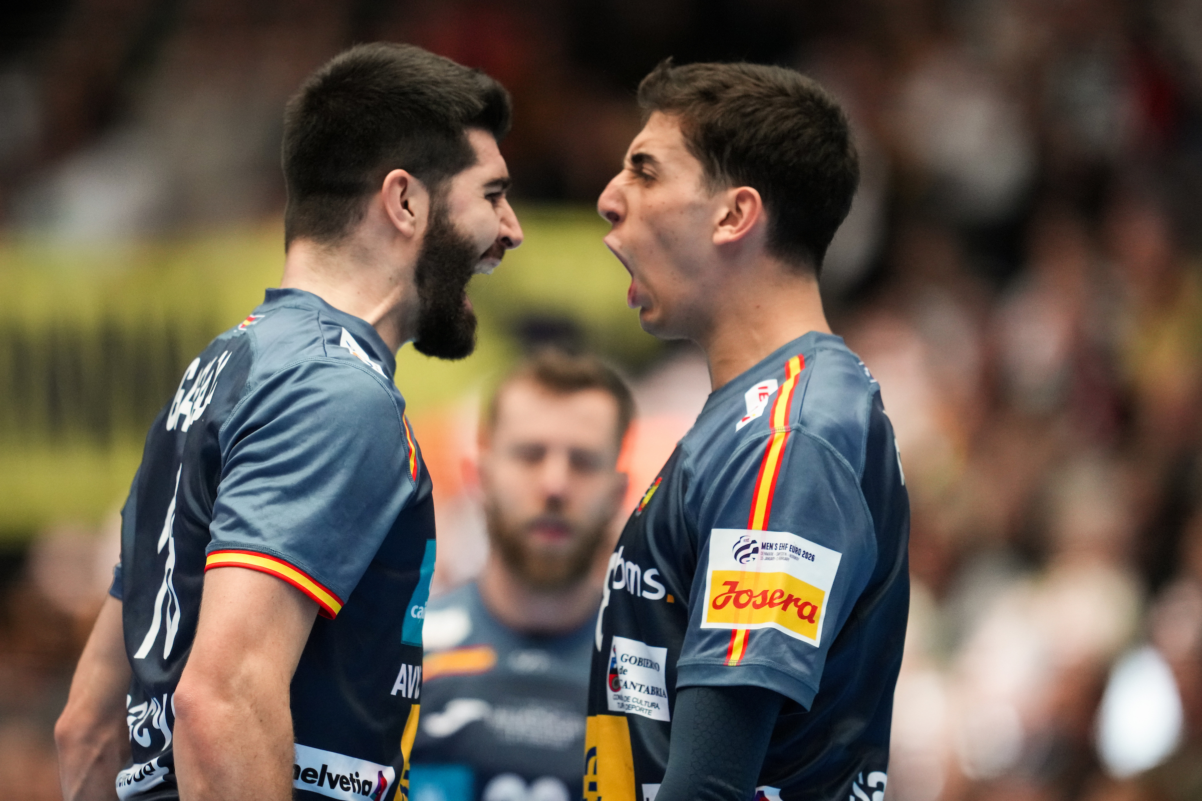 Spain secure win despite Austrian comeback