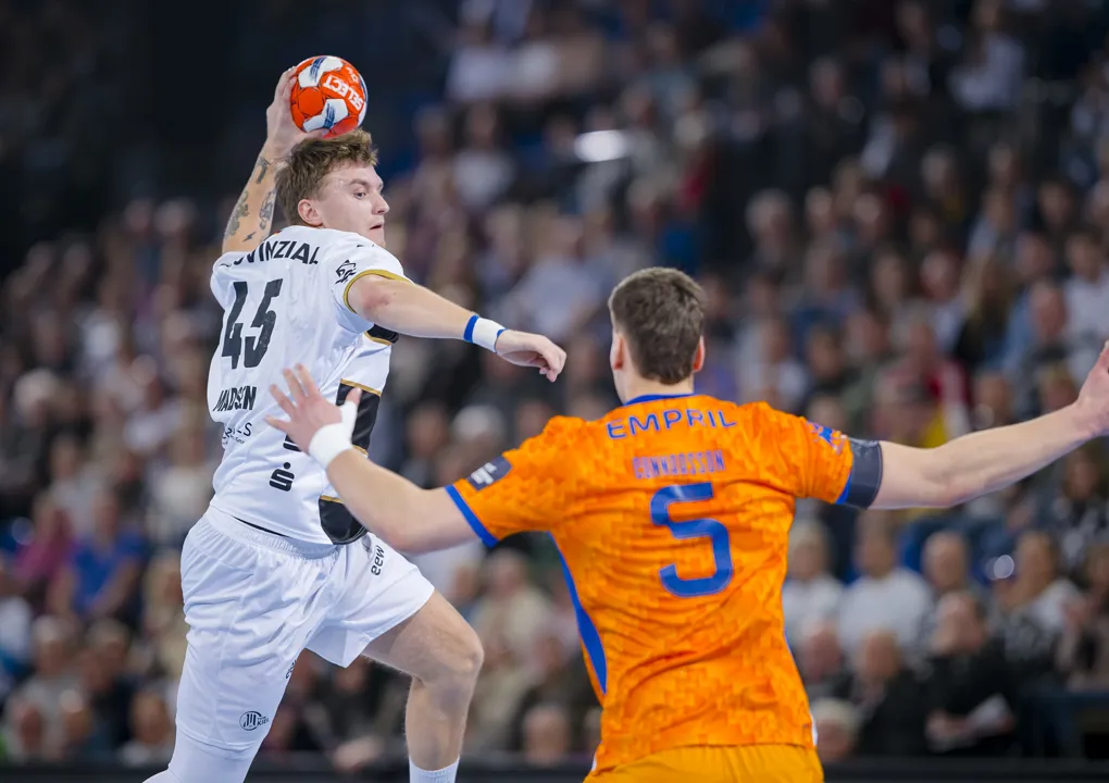 Kiel outscore Porto; Limoges beat Irun with after-buzzer penalty
