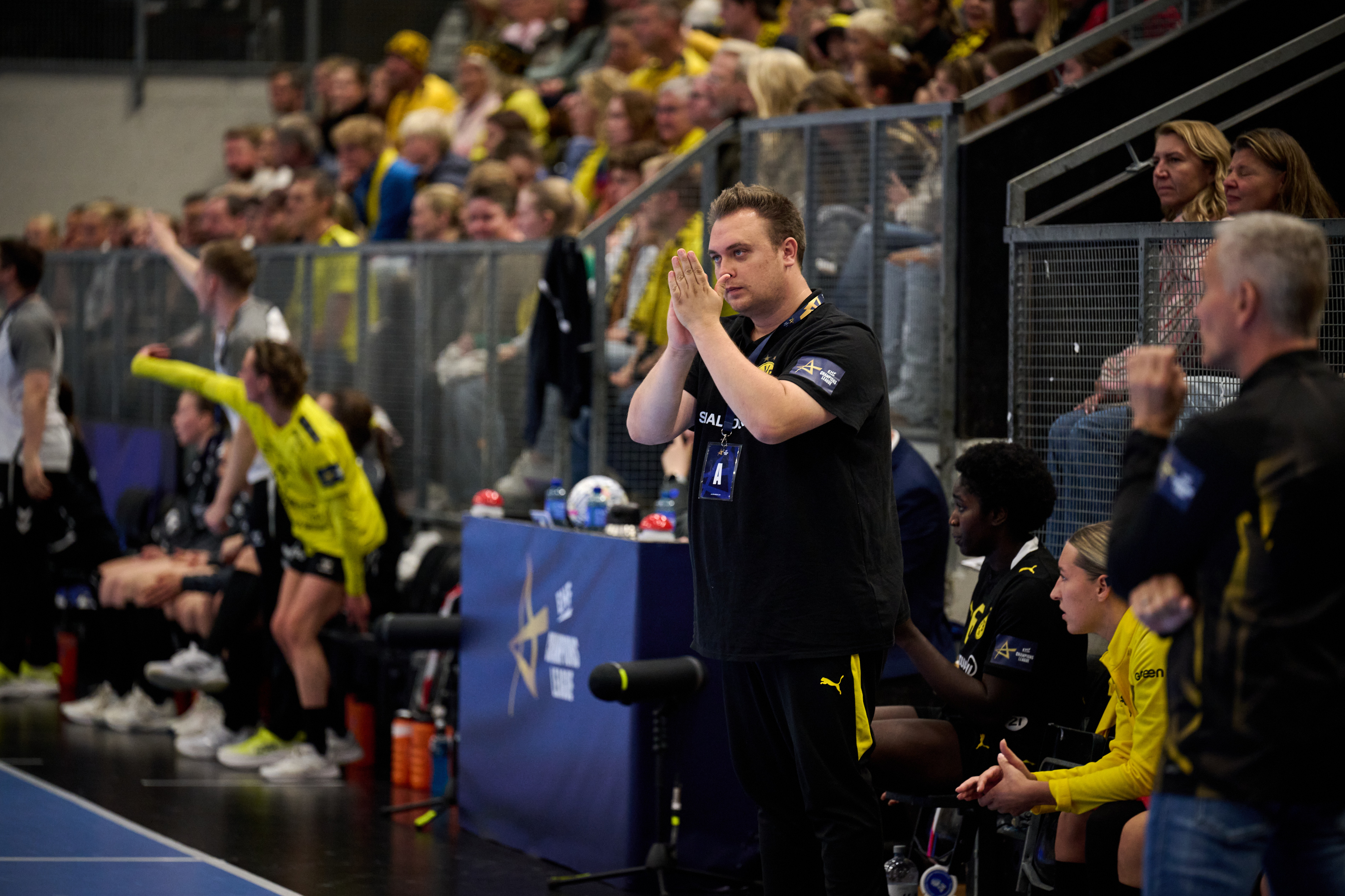 20261004 Sola Borussia Dortmund Hans Lie NZ93026