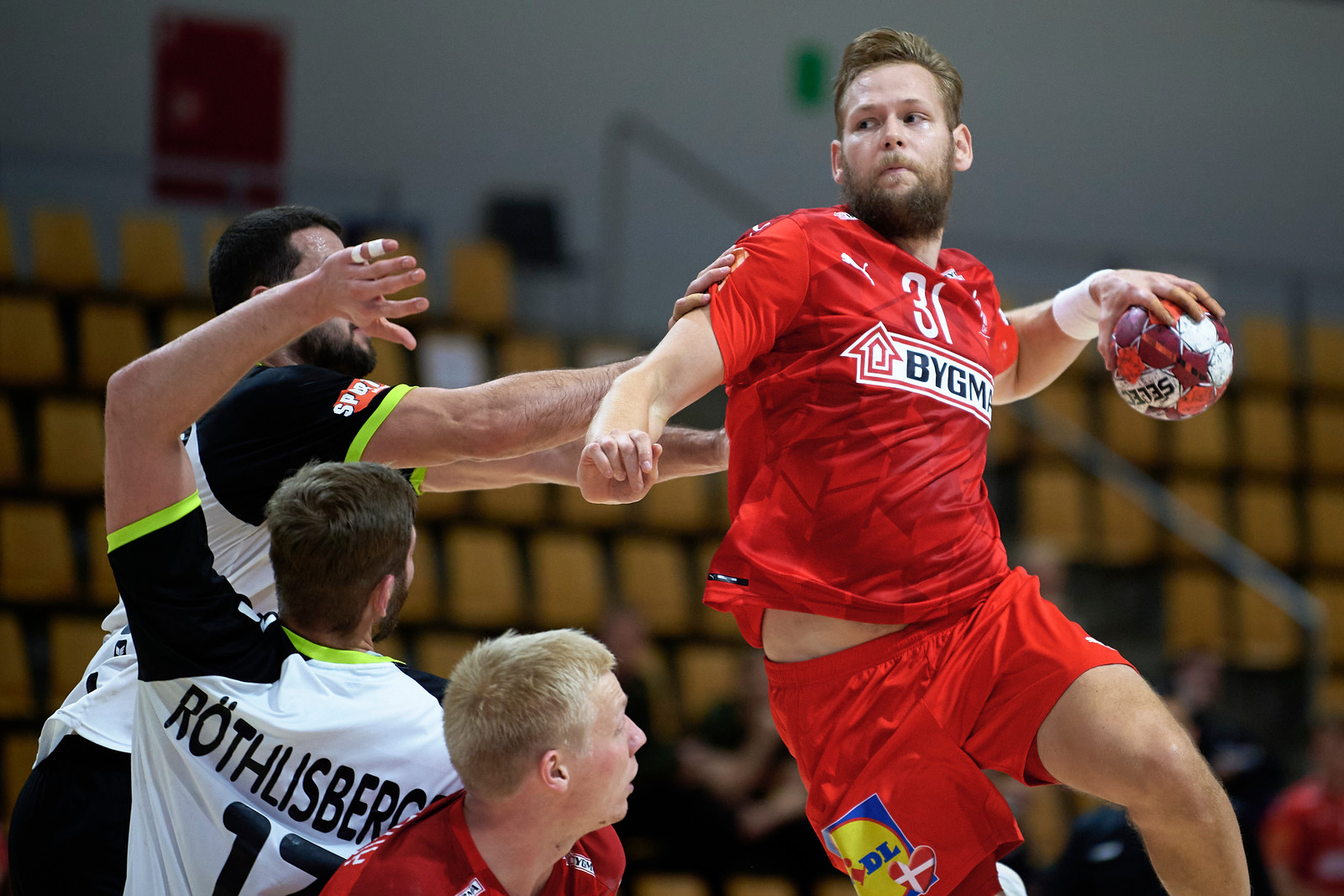Denmark impress as teams warm up for EHF EURO 2022