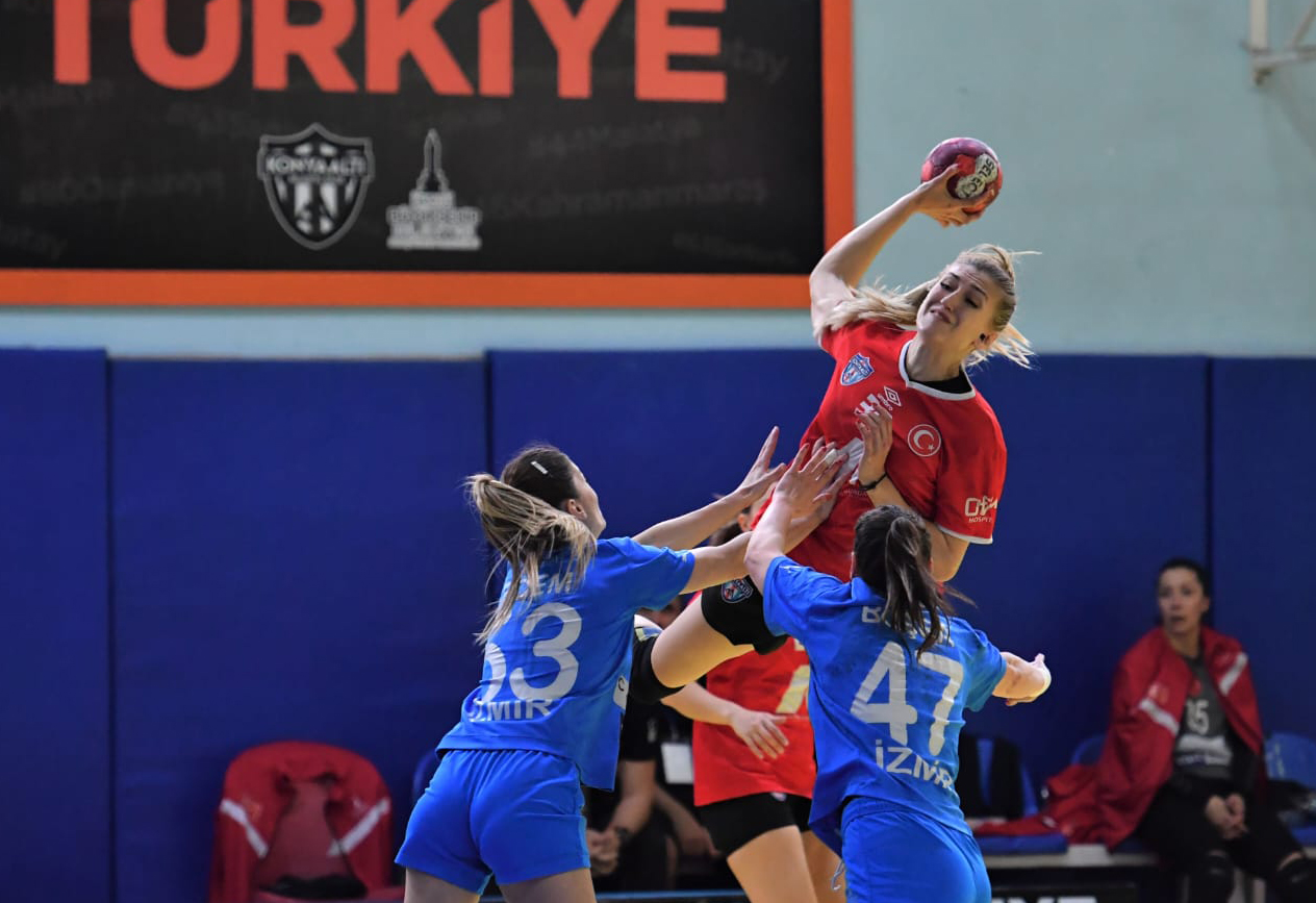 Antalya win Turkish derby to complete semi-final line-up